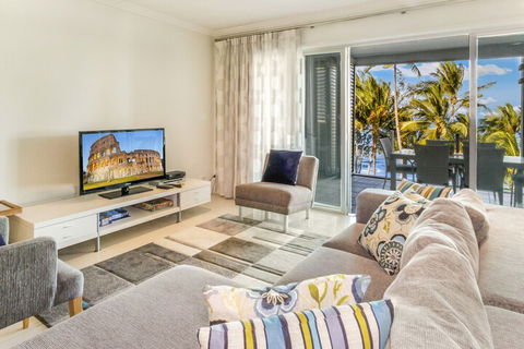 Island Views - Surfers Paradise Gold Coast 4