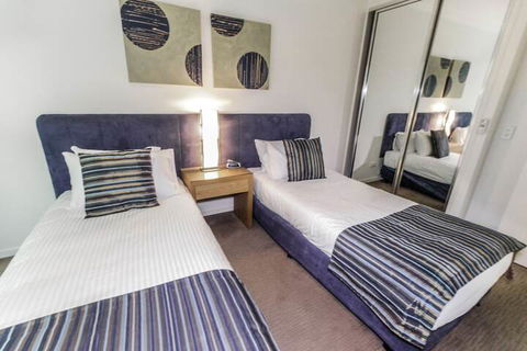Island Views - Surfers Paradise Gold Coast 7