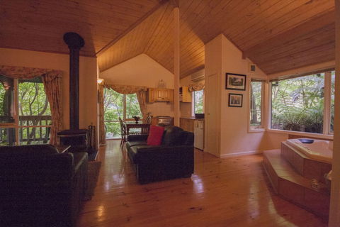 Cottages At Monreale - Surfers Paradise Gold Coast 3