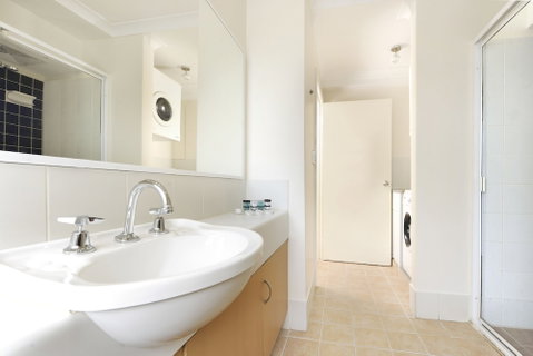 Lodestar Waterside Apartments - Surfers Paradise Gold Coast 5