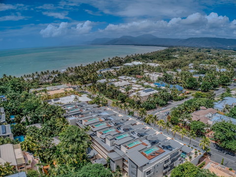 Coconut Grove - Surfers Paradise Gold Coast 1