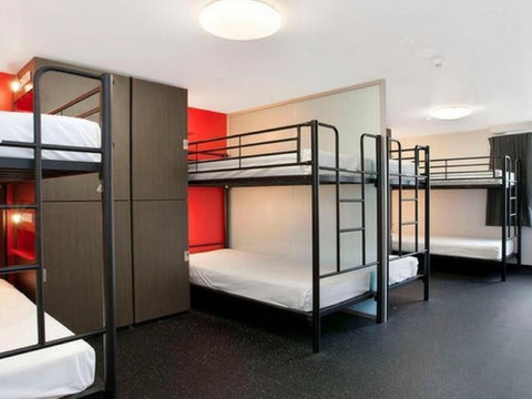 Space Hotel - Hostel - Surfers Paradise Gold Coast 5