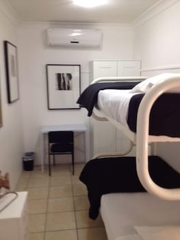 Arrival Accommodation Centre - Surfers Paradise Gold Coast 2