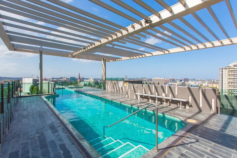 Quattro On Astor Apartments Brisbane By Restt - Surfers Paradise Gold Coast 2