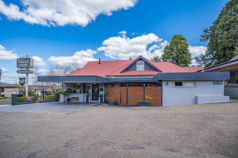 Cotswold Gardens - Surfers Paradise Gold Coast 4