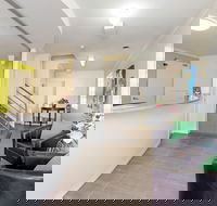 Redcliffe Motor Inn - Surfers Paradise Gold Coast
