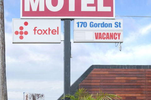 Port Macquarie Motel - Surfers Paradise Gold Coast 2