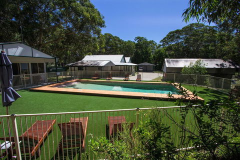 The Retreat Port Stephens - Surfers Paradise Gold Coast 3