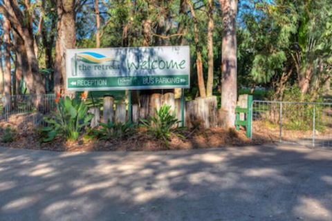 The Retreat Port Stephens - Surfers Paradise Gold Coast 1