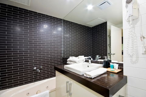 Lorne Bay View Motel - Surfers Paradise Gold Coast 3