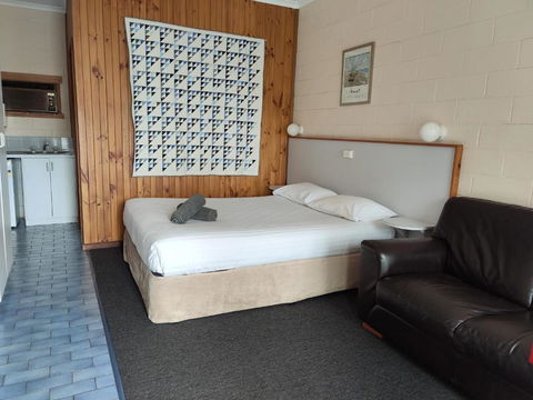 Yarragon Motel - Surfers Paradise Gold Coast 2