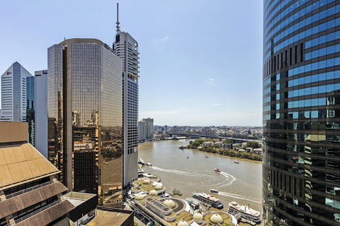 Oaks Brisbane On Felix Suites - Surfers Paradise Gold Coast 1