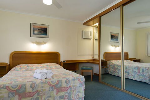 Vacation Village - Surfers Paradise Gold Coast 3