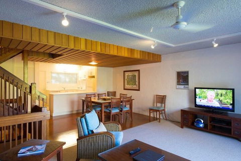 Palm Court Noosa - Surfers Paradise Gold Coast 7