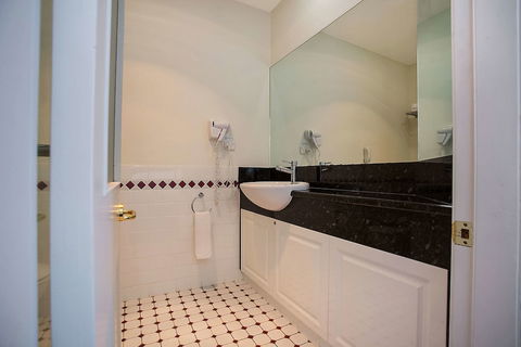 Quality Hotel Bentinck - Surfers Paradise Gold Coast 6