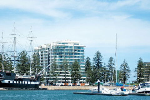 Oaks Glenelg Liberty Suites - Surfers Paradise Gold Coast 2