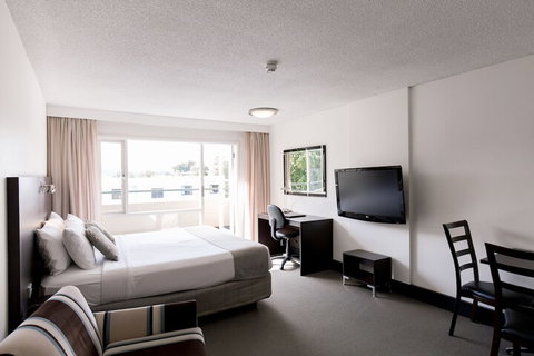 St Ives Apartments - Surfers Paradise Gold Coast 7
