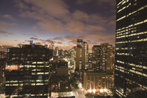 Oaks Melbourne On Lonsdale Suites - Surfers Paradise Gold Coast 0