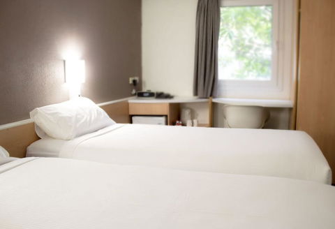 Ibis Newcastle - Surfers Paradise Gold Coast 4