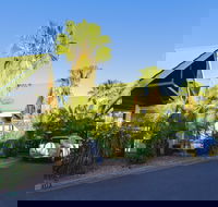 Desert Palms Alice Springs - Surfers Paradise Gold Coast