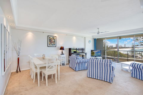 Gemini Court Holiday Apartments - Surfers Paradise Gold Coast 6