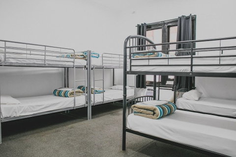 Nomads Brisbane Hostel - Surfers Paradise Gold Coast 2