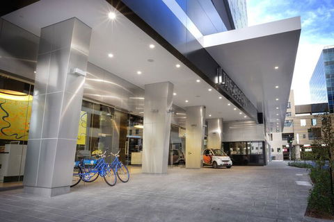 Art Series - The Olsen - Surfers Paradise Gold Coast 7