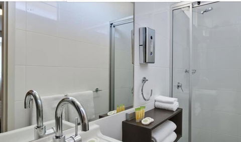 Ibis Styles Canberra Tall Trees - Surfers Paradise Gold Coast 3