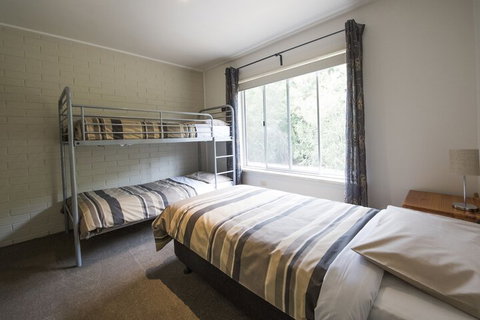 Restaway Holiday Units - Surfers Paradise Gold Coast 3