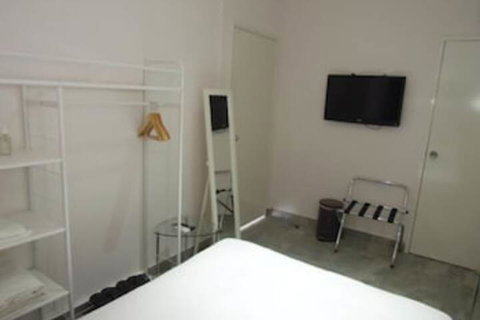 Adelaide House Apartments Fremantle - Surfers Paradise Gold Coast 3