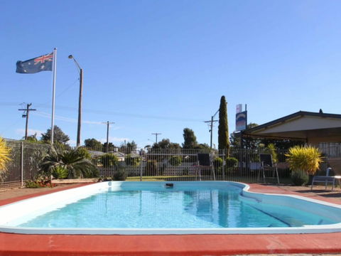 Crossroads Motel - Surfers Paradise Gold Coast 2