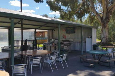 Early Settlers Motel Tocumwal - Surfers Paradise Gold Coast 2