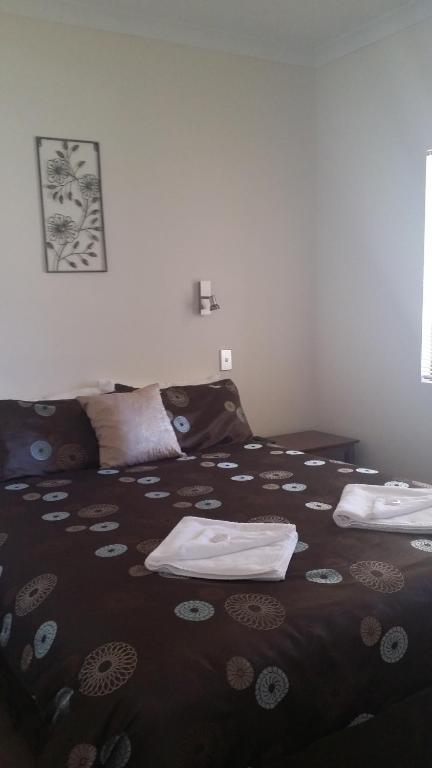 Lilacs Waterfront Villas & Cottages - Surfers Paradise Gold Coast 3
