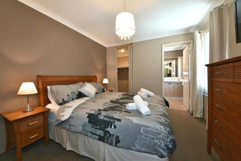 Brighton Beachside Hideaway - Surfers Paradise Gold Coast 2