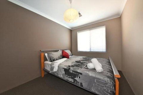 Brighton Beachside Hideaway - Surfers Paradise Gold Coast 5