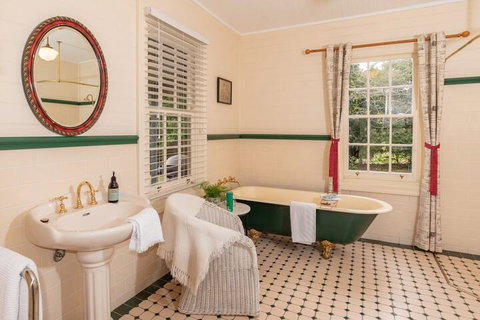 ARCADIA - The Barn Cottage & Rosehill Cottage - Surfers Paradise Gold Coast 6