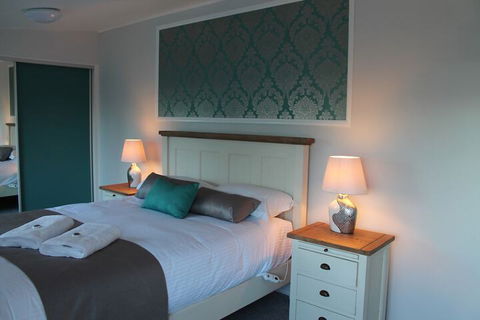 Lynrose Place - Surfers Paradise Gold Coast 2
