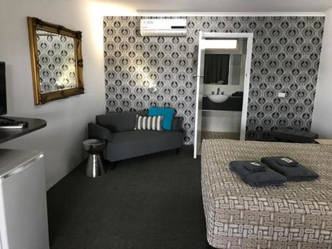 Central Motel Gin Gin - Surfers Paradise Gold Coast 1
