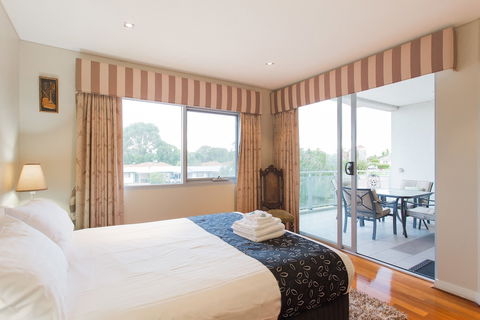 Spinnakers By Rockingham Apartments - Surfers Paradise Gold Coast 0