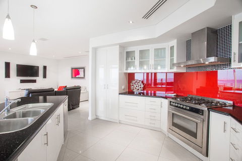 Spinnakers By Rockingham Apartments - Surfers Paradise Gold Coast 6