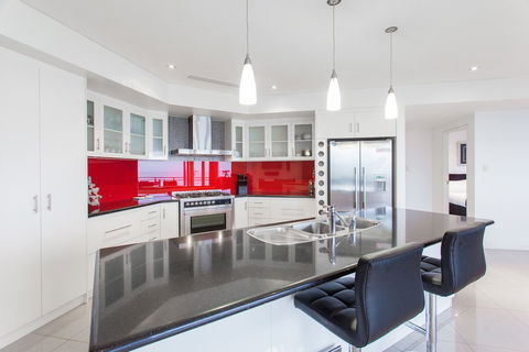 Spinnakers By Rockingham Apartments - Surfers Paradise Gold Coast 3
