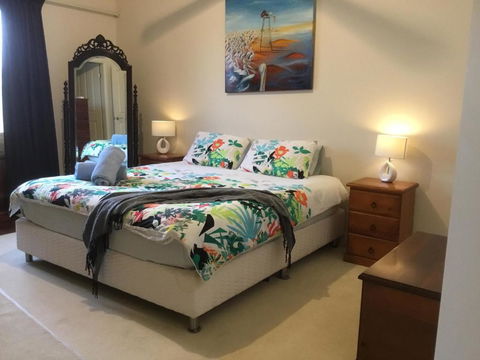 A Homestead On Market - Surfers Paradise Gold Coast 6