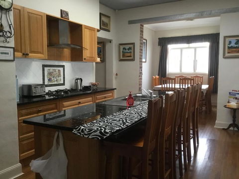 A Homestead On Market - Surfers Paradise Gold Coast 4