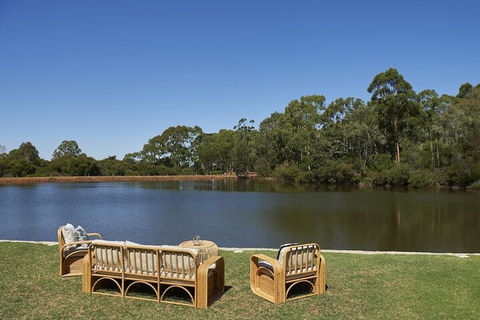 Eight Willows Retreat - Surfers Paradise Gold Coast 3