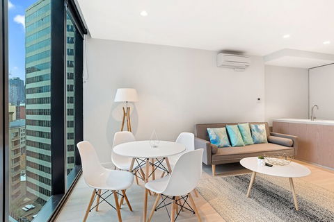 IFSuites (IFSTAYS) EQ Tower - Surfers Paradise Gold Coast 7
