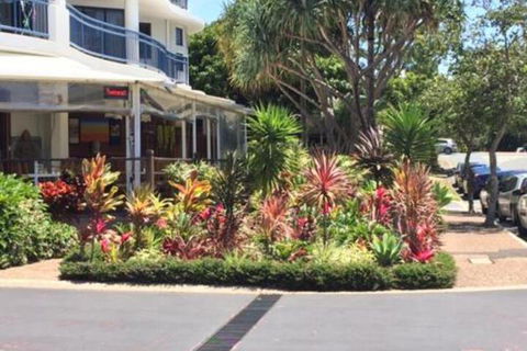 Just Perfect Apartment With Ocean Views - Surfers Paradise Gold Coast 2