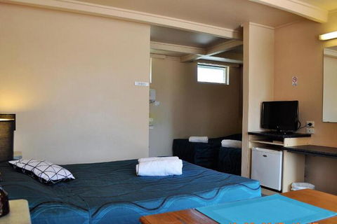 Sunflower Motel - Surfers Paradise Gold Coast 1
