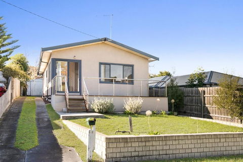 The Bud House - Surfers Paradise Gold Coast 2