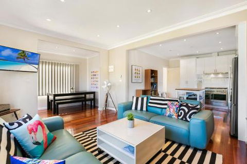 The Bud House - Surfers Paradise Gold Coast 6