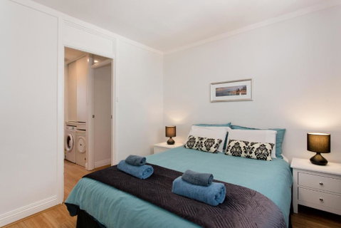 Ocean Breeze Apartment - Surfers Paradise Gold Coast 2